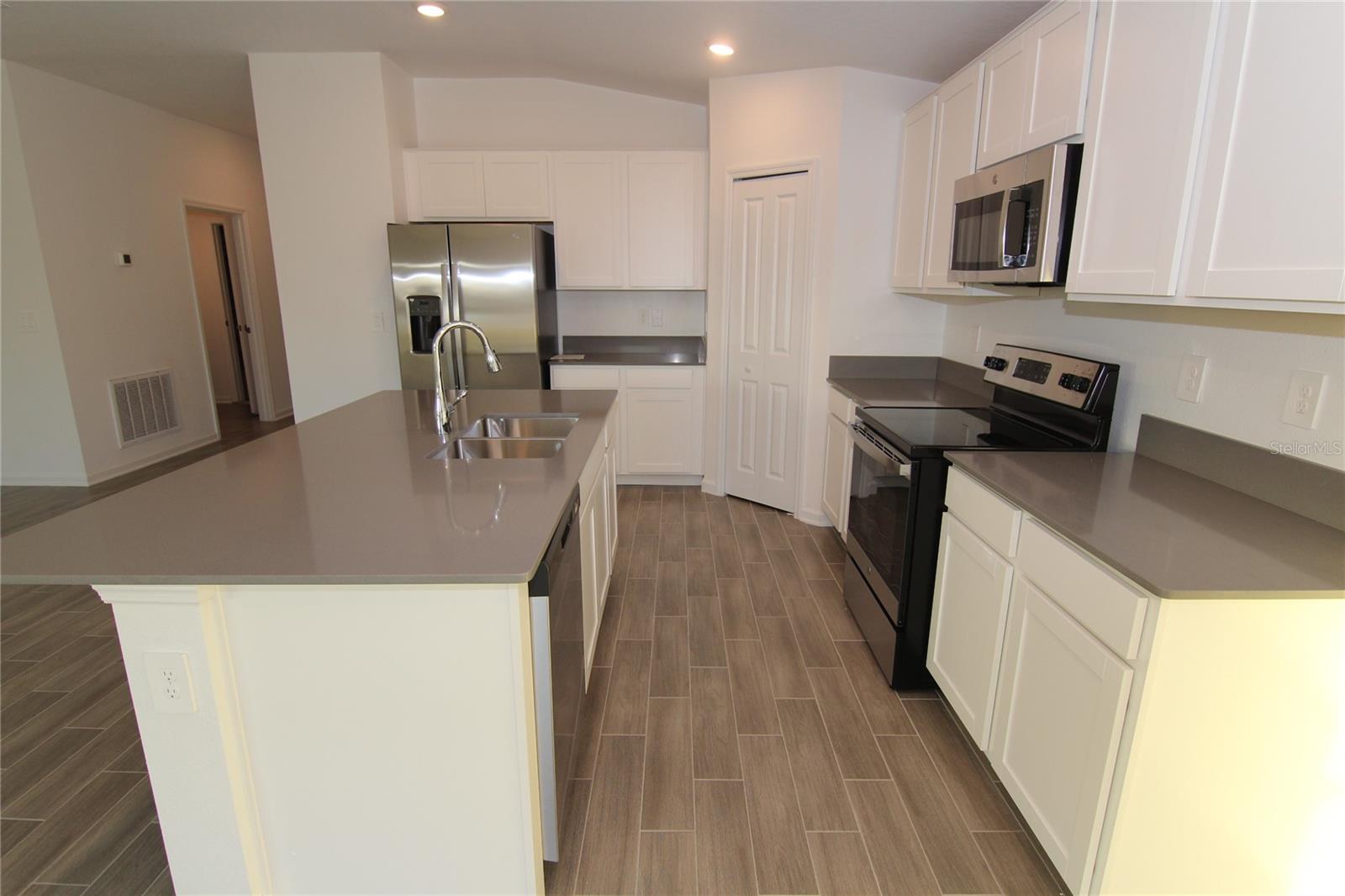 Image 5 of 27 For 5380 Preserve Boulevard