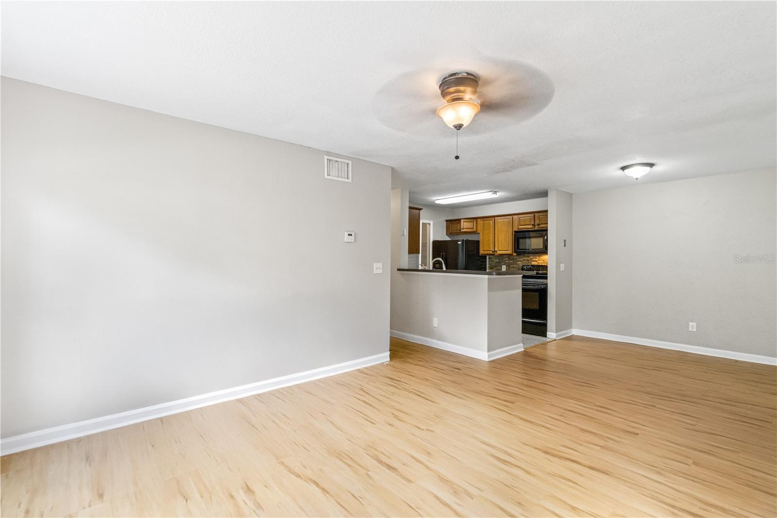 Image 5 of 19 For 6142 Westgate Drive 103