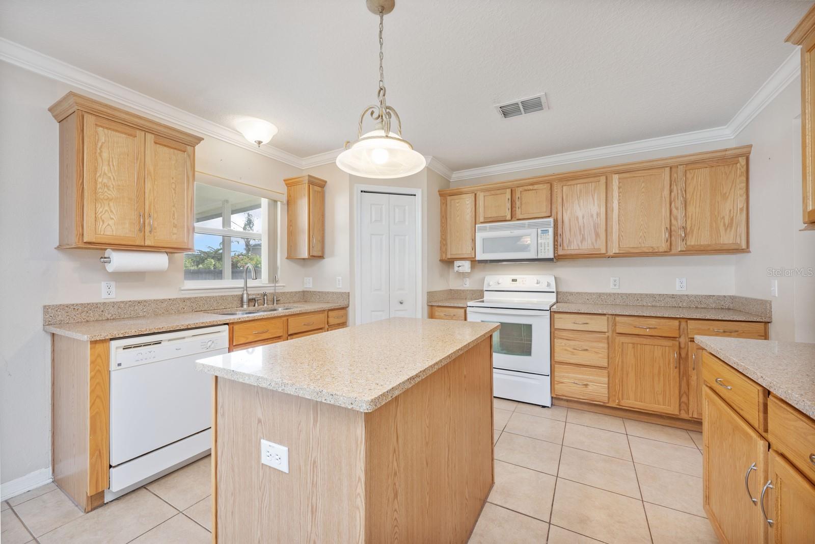 Image 6 of 40 For 541 Yellow Tail Place