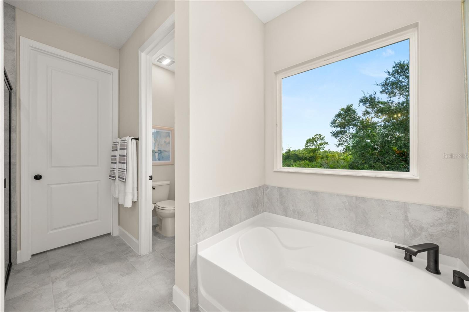 Image 37 of 74 For 7100 Sun N Lake Boulevard