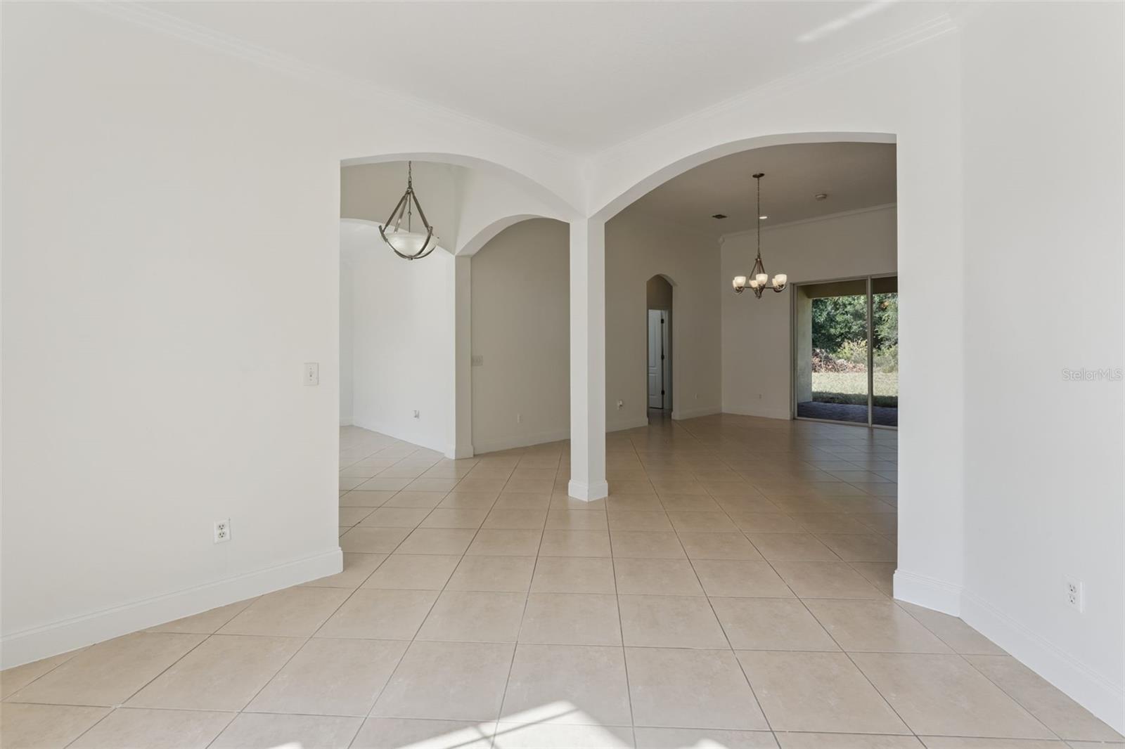 Image 7 of 27 For 2507 Monaco Cove Circle