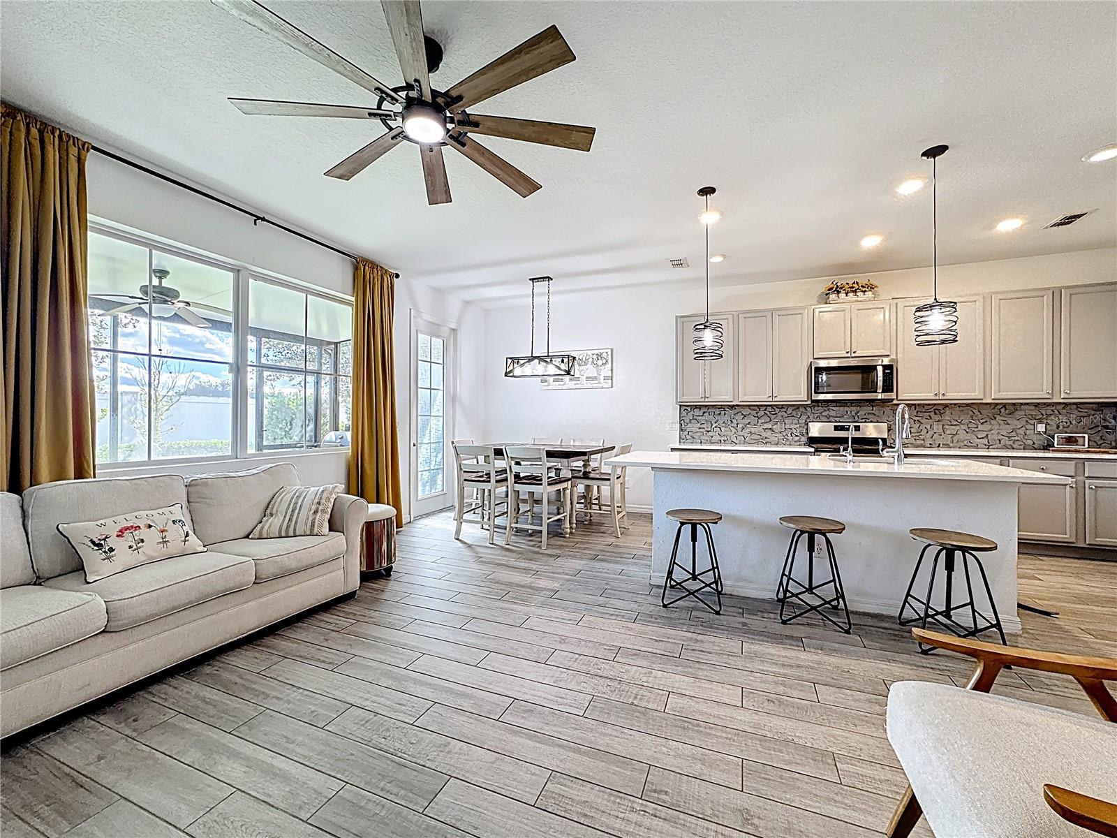 Image 10 of 47 For 721 Benoi Dr