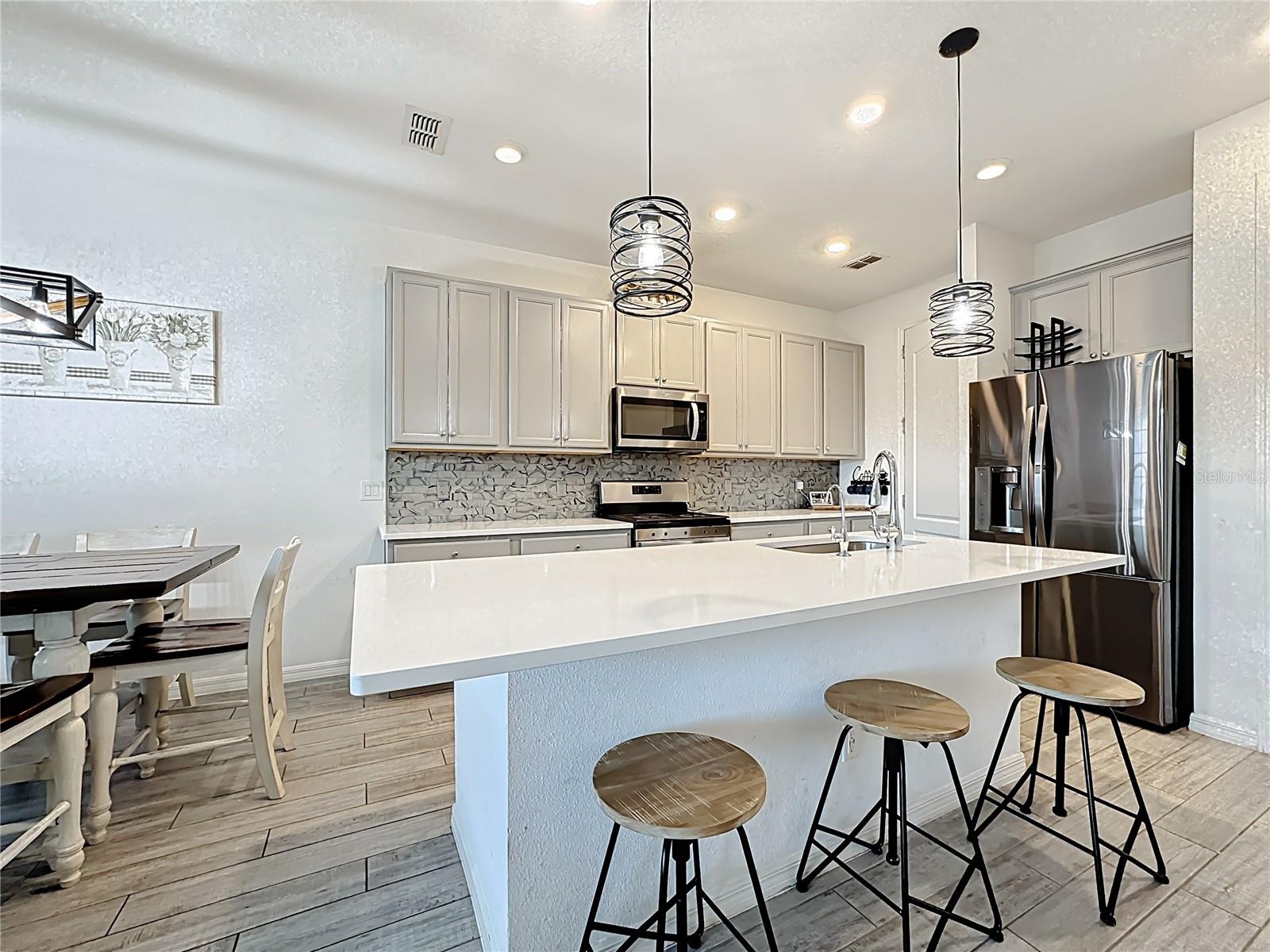 Image 18 of 47 For 721 Benoi Dr