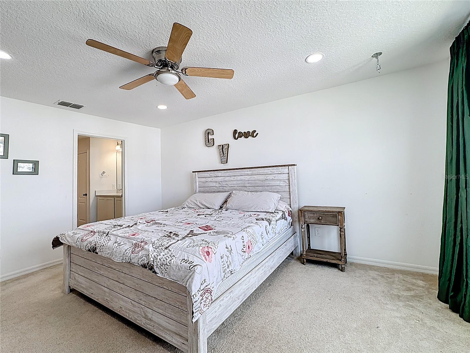 Image 26 of 47 For 721 Benoi Dr