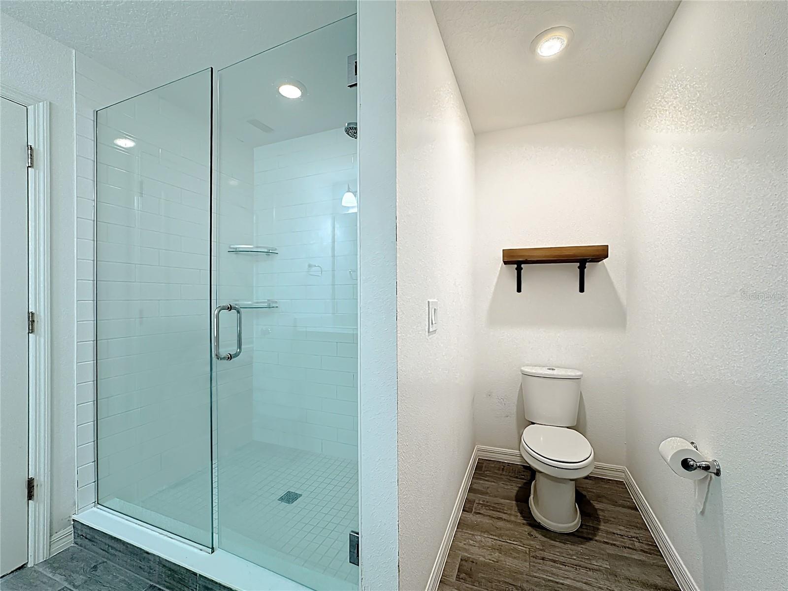 Image 28 of 47 For 721 Benoi Dr