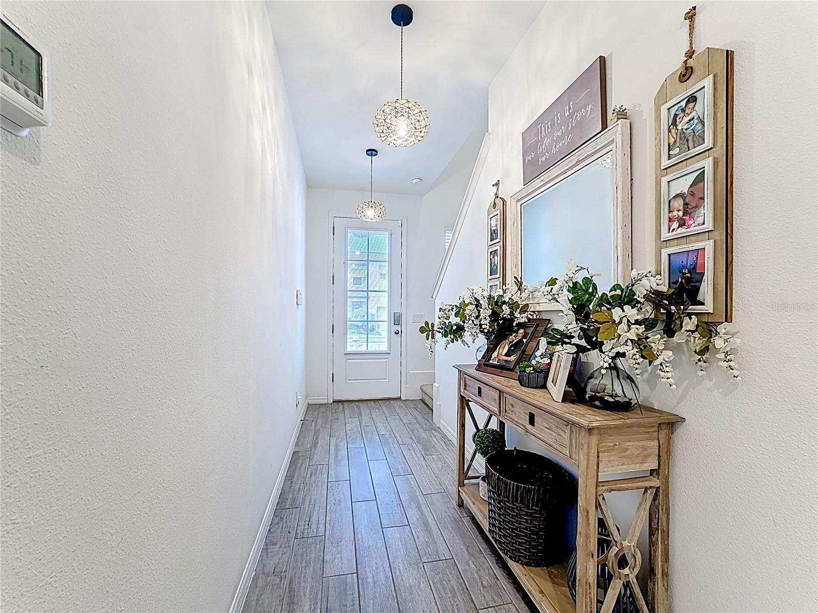 Image 7 of 47 For 721 Benoi Dr