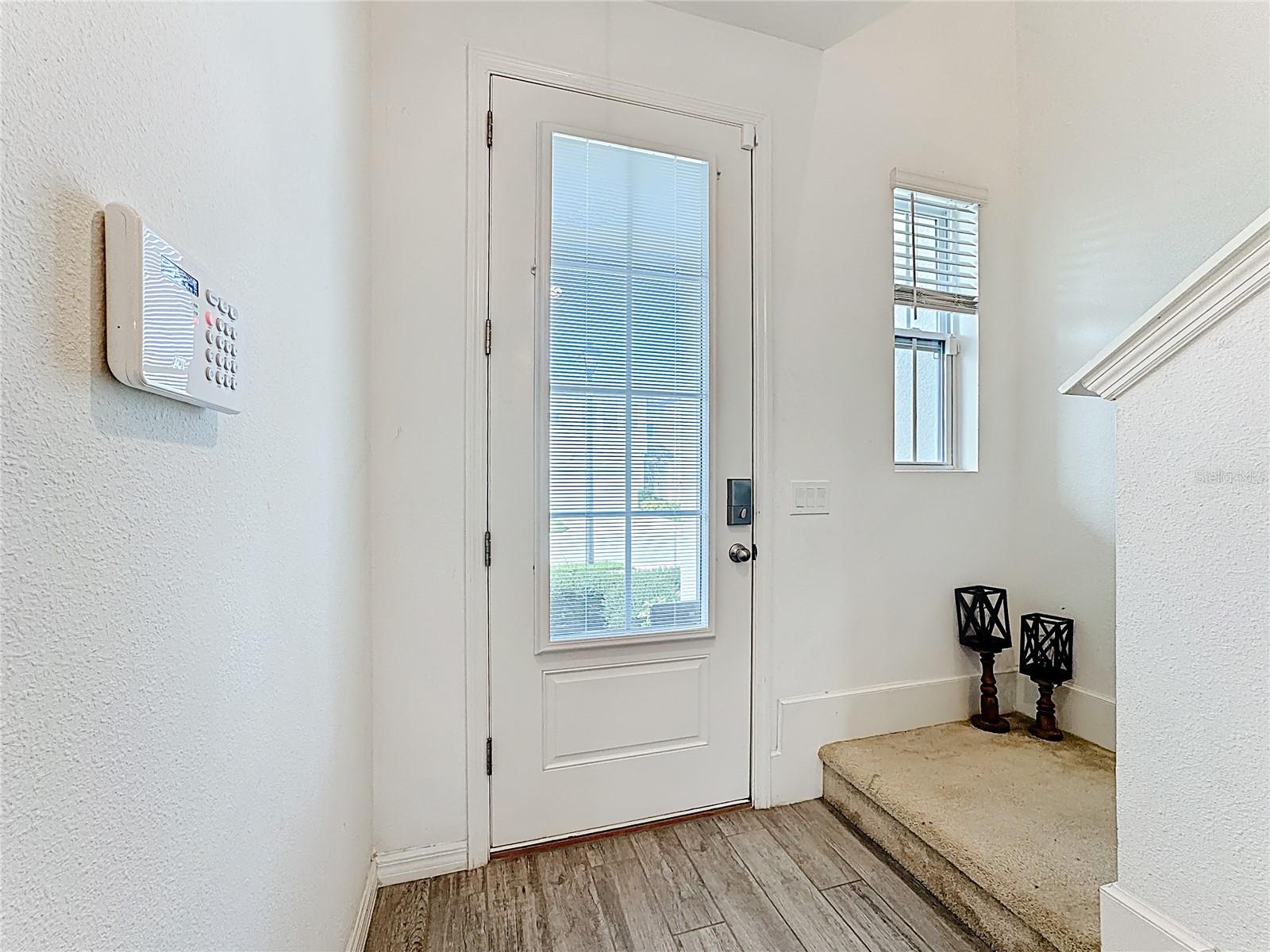 Image 8 of 47 For 721 Benoi Dr