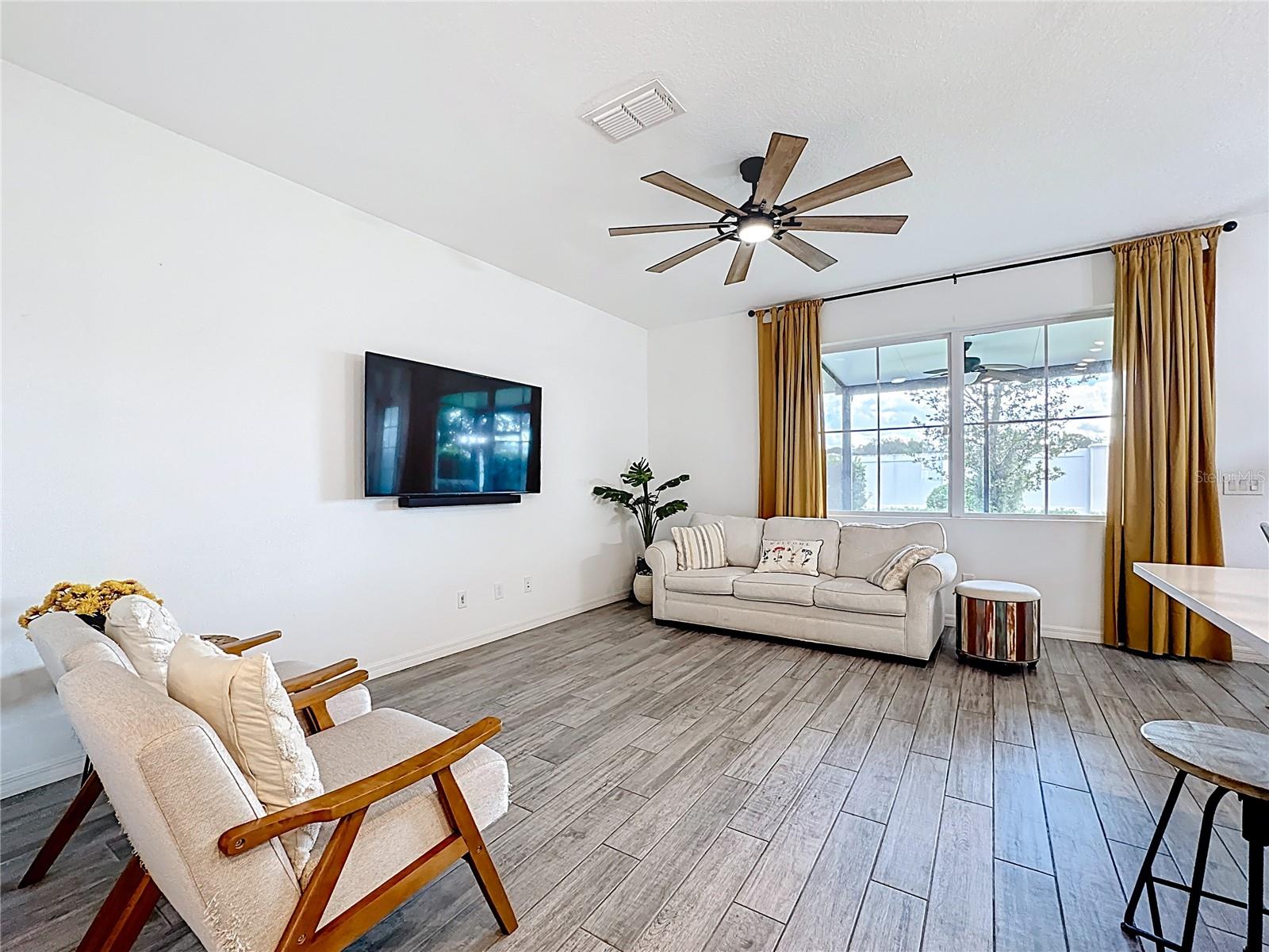 Image 9 of 47 For 721 Benoi Dr