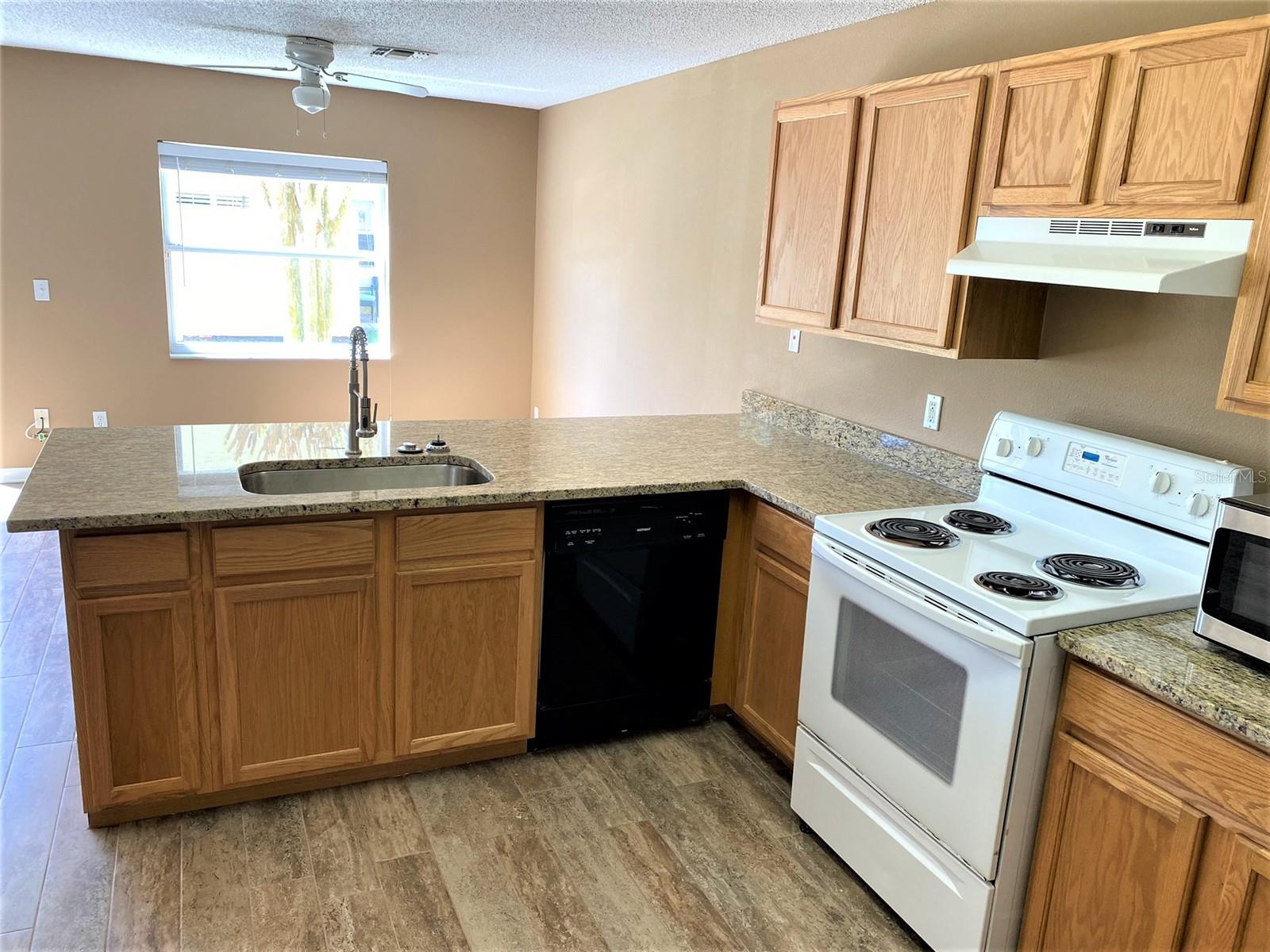 Image 5 of 21 For 13054 Lexington Summit Street