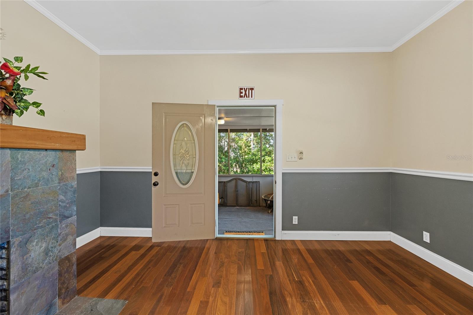 Image 11 of 44 For 272 Warren Avenue