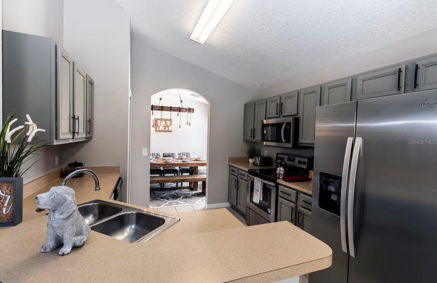 Image 11 of 41 For 251 Hypolita Avenue