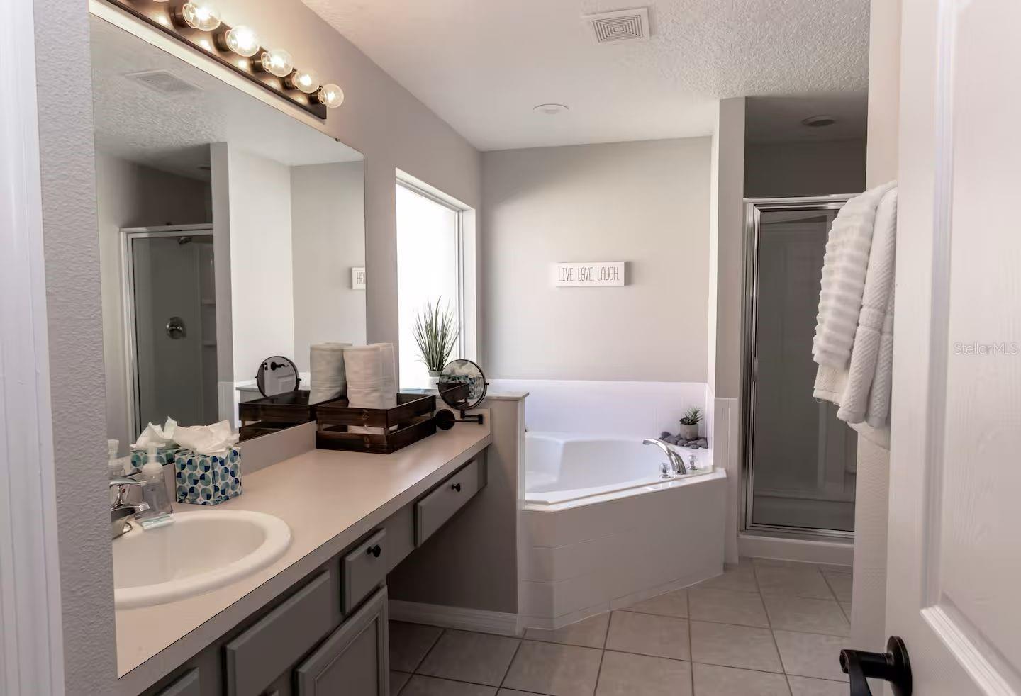 Image 15 of 41 For 251 Hypolita Avenue