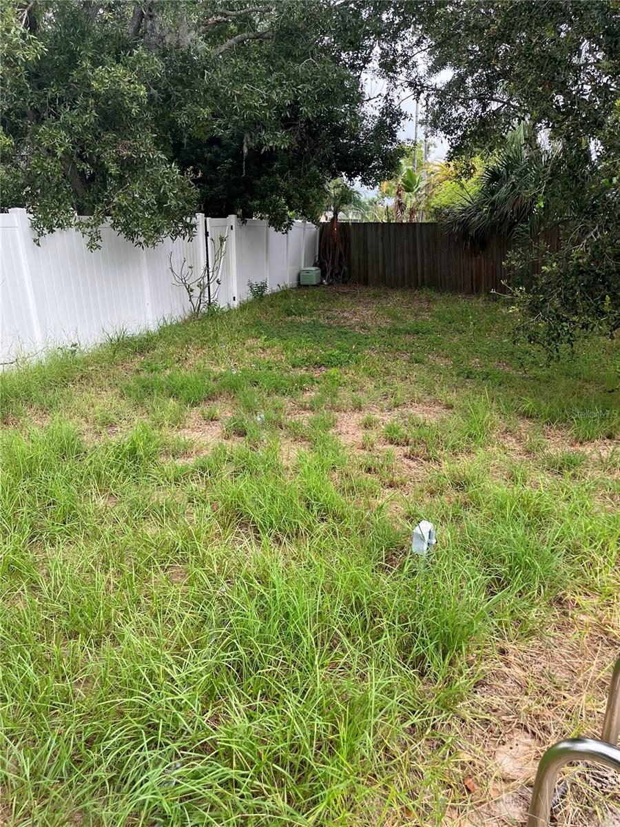 Image 19 of 24 For 11894 91st Terrace