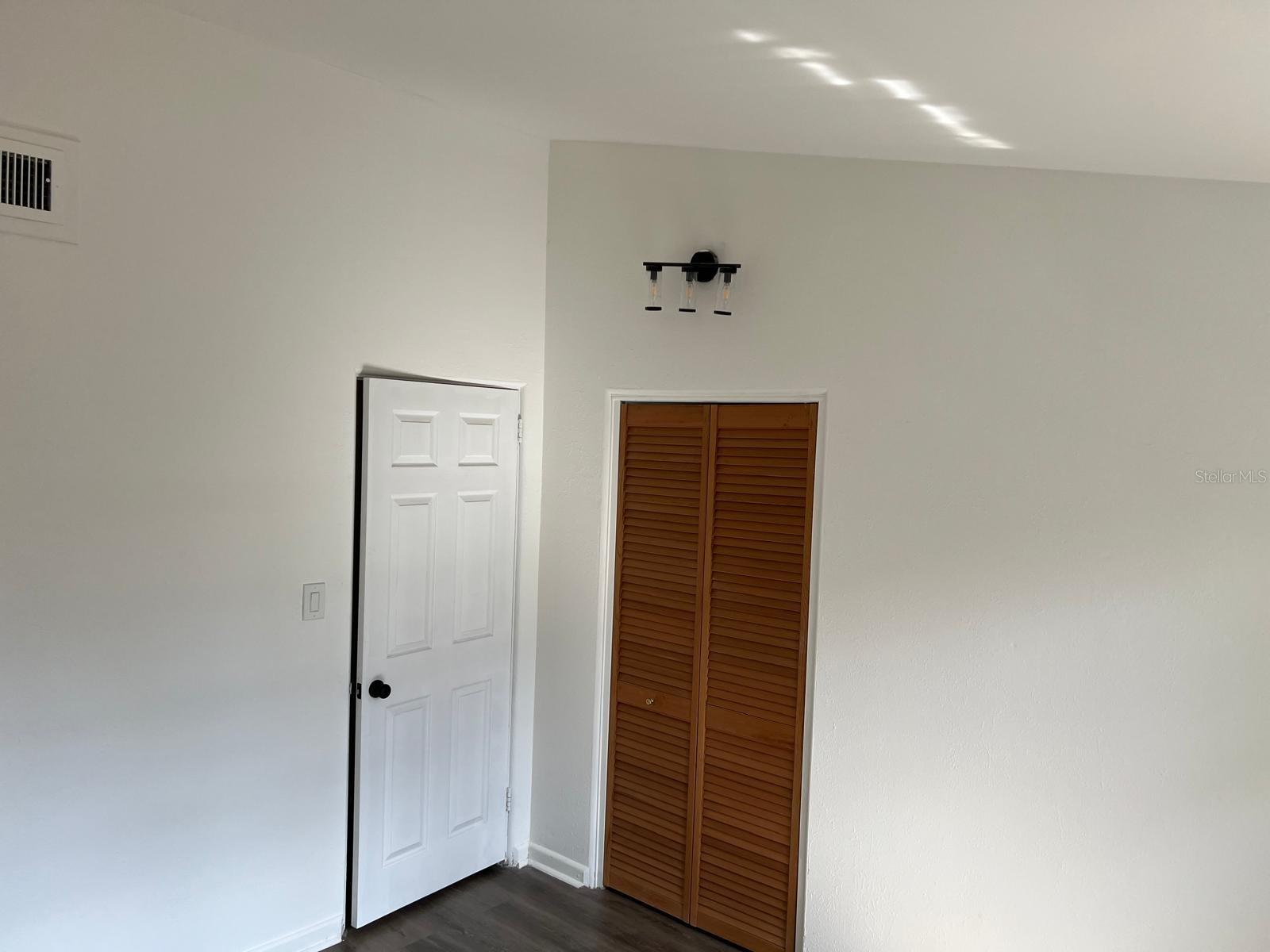 Image 11 of 37 For 1601 Orange Drive