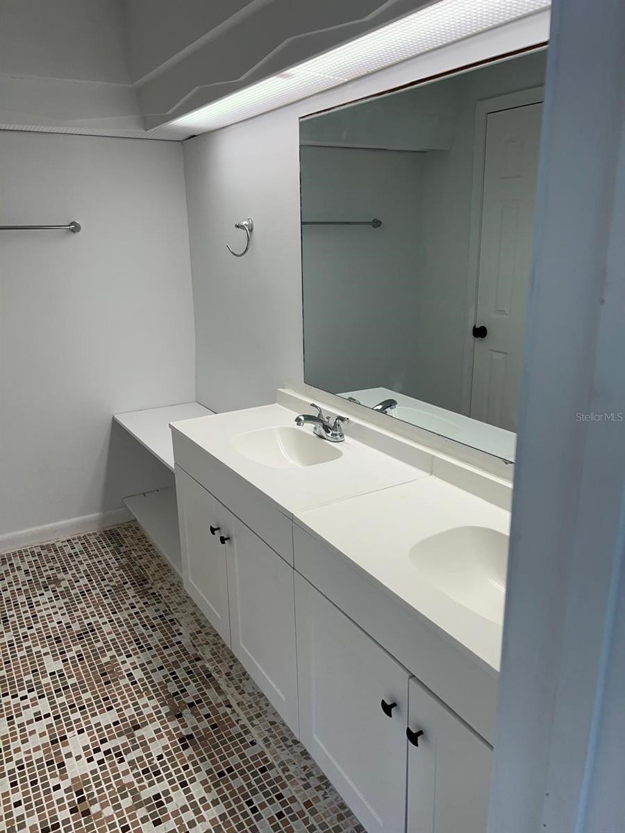 Image 21 of 37 For 1601 Orange Drive