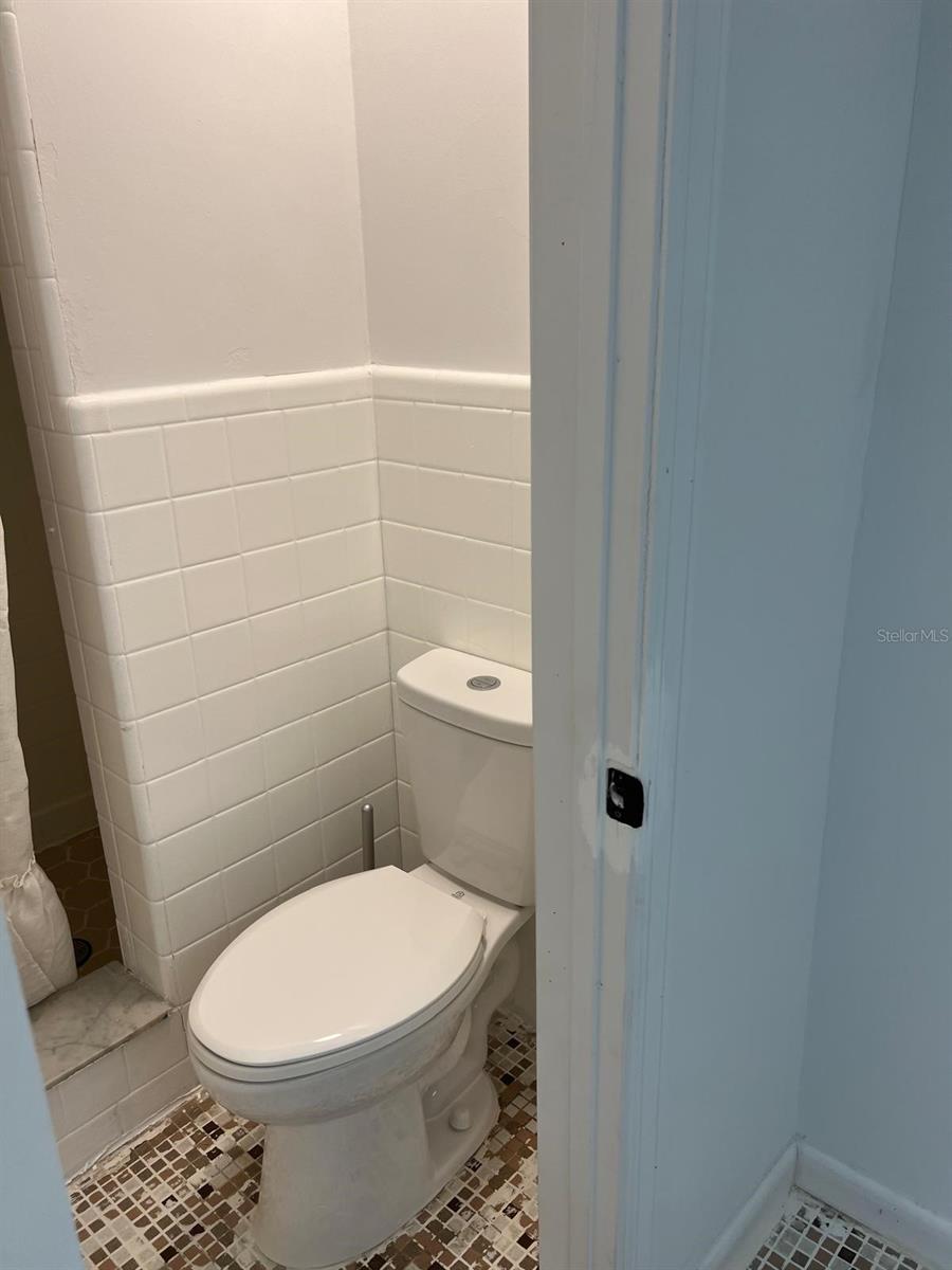 Image 22 of 37 For 1601 Orange Drive