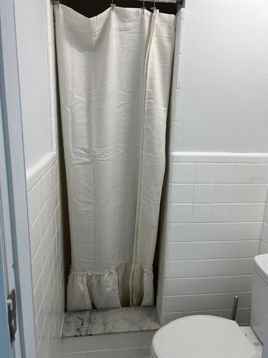 Image 24 of 37 For 1601 Orange Drive