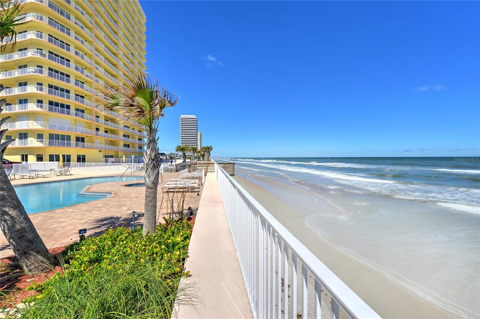 Image 41 of 57 For 1900 Atlantic Avenue 1603