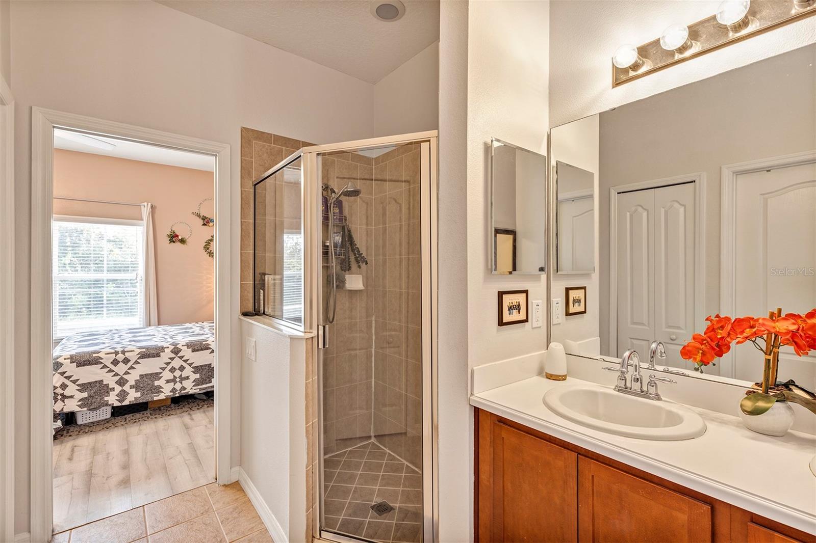 Image 18 of 44 For 146 Essex Place