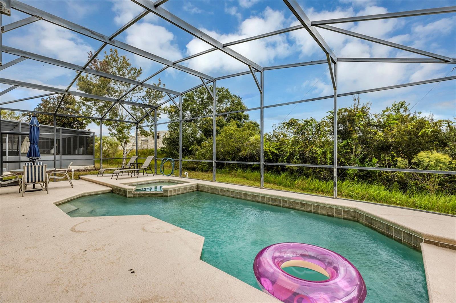 Image 29 of 44 For 146 Essex Place