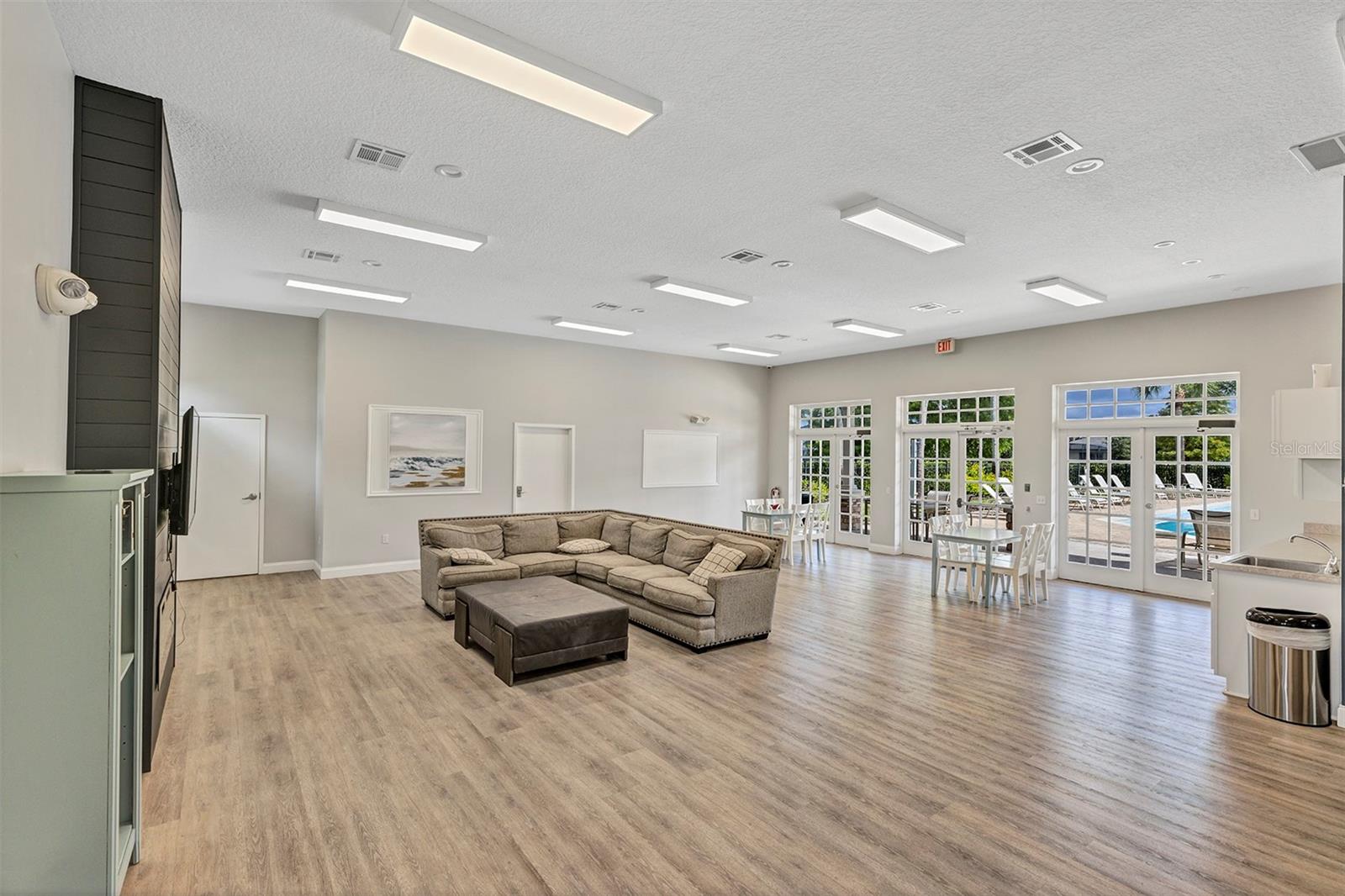 Image 41 of 44 For 146 Essex Place