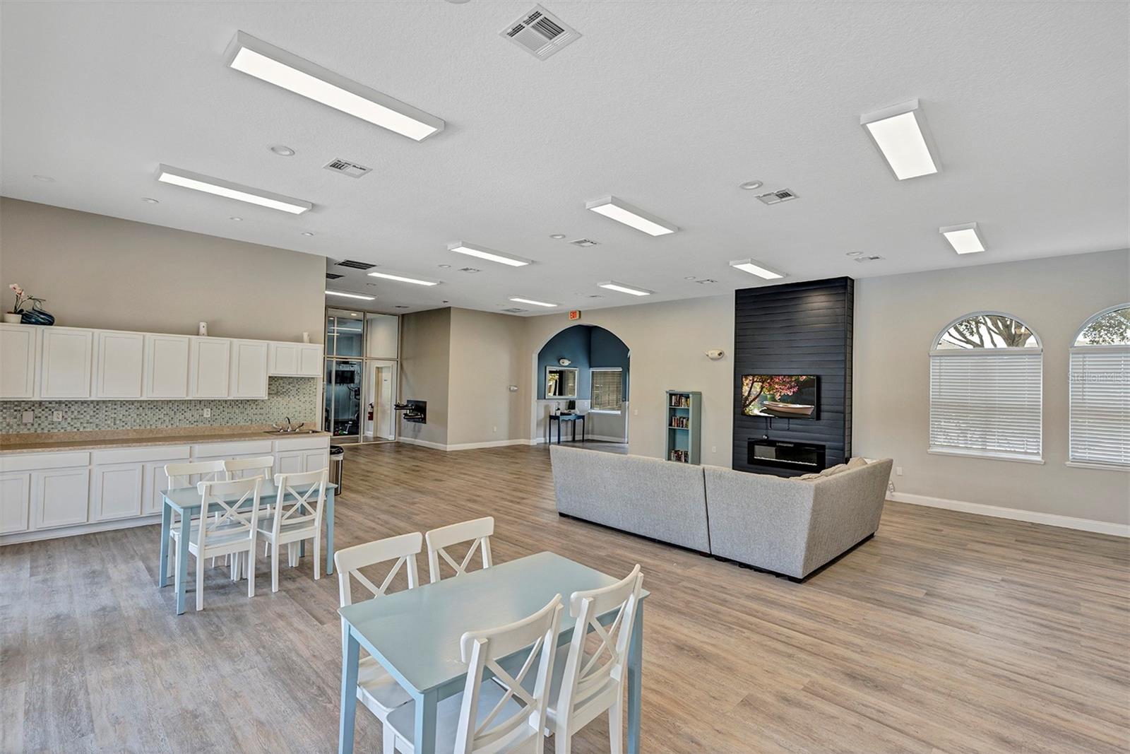 Image 43 of 44 For 146 Essex Place