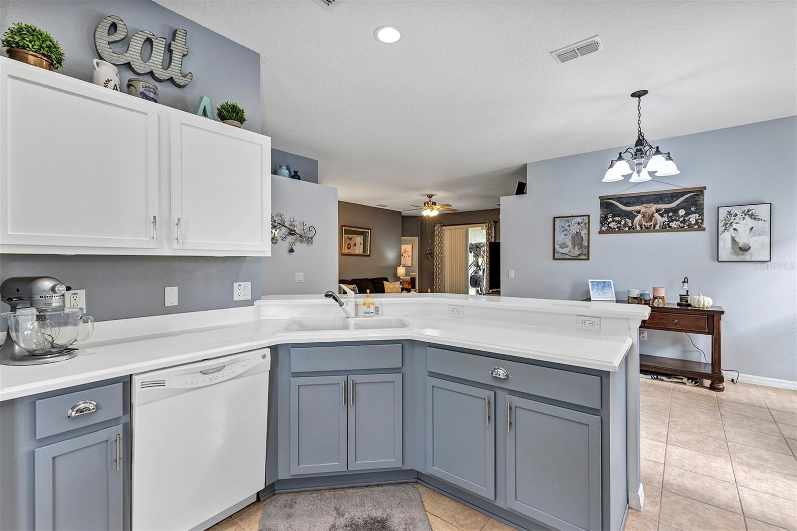 Image 8 of 44 For 146 Essex Place