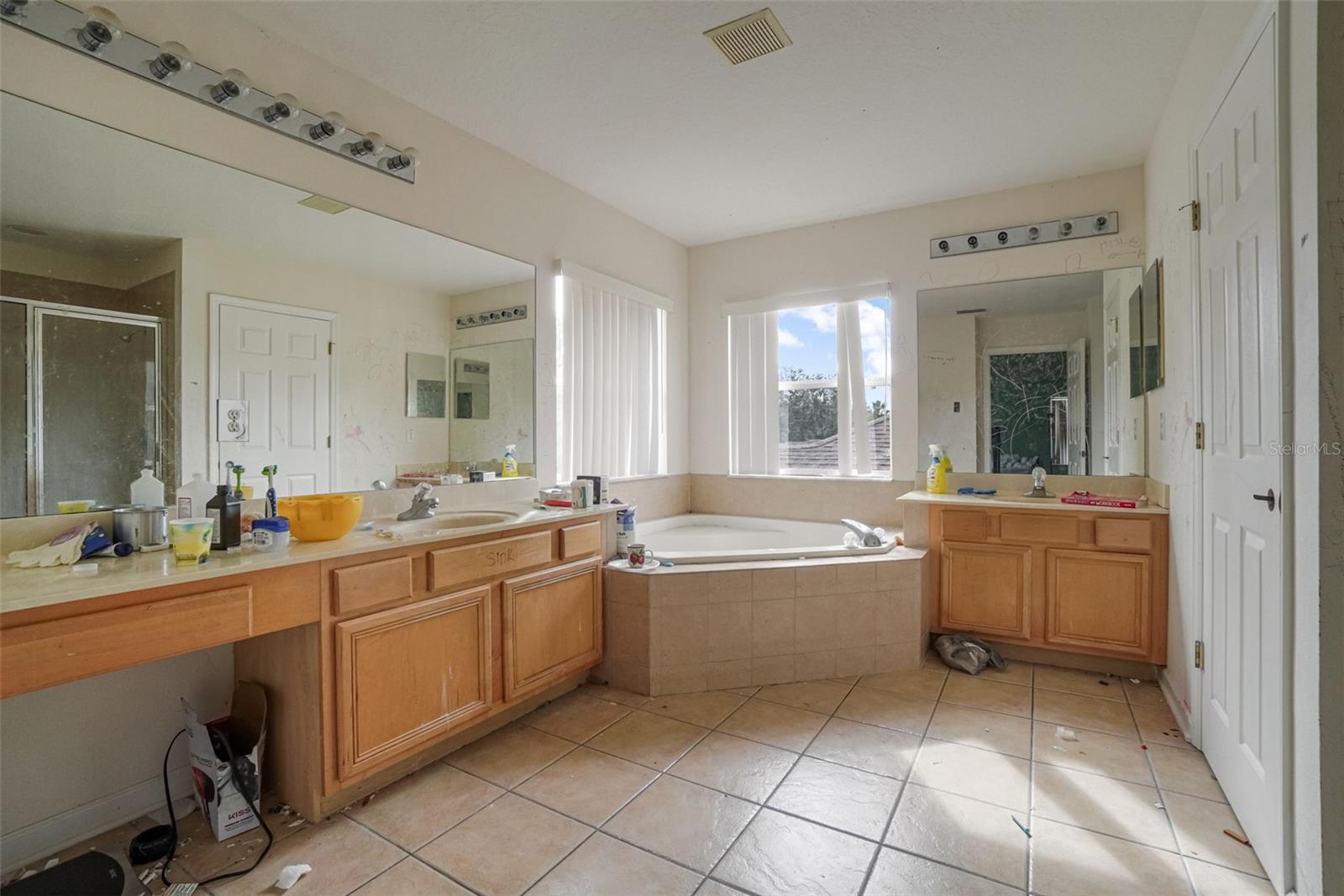 Image 32 of 44 For 10632 Cypress Trail Drive