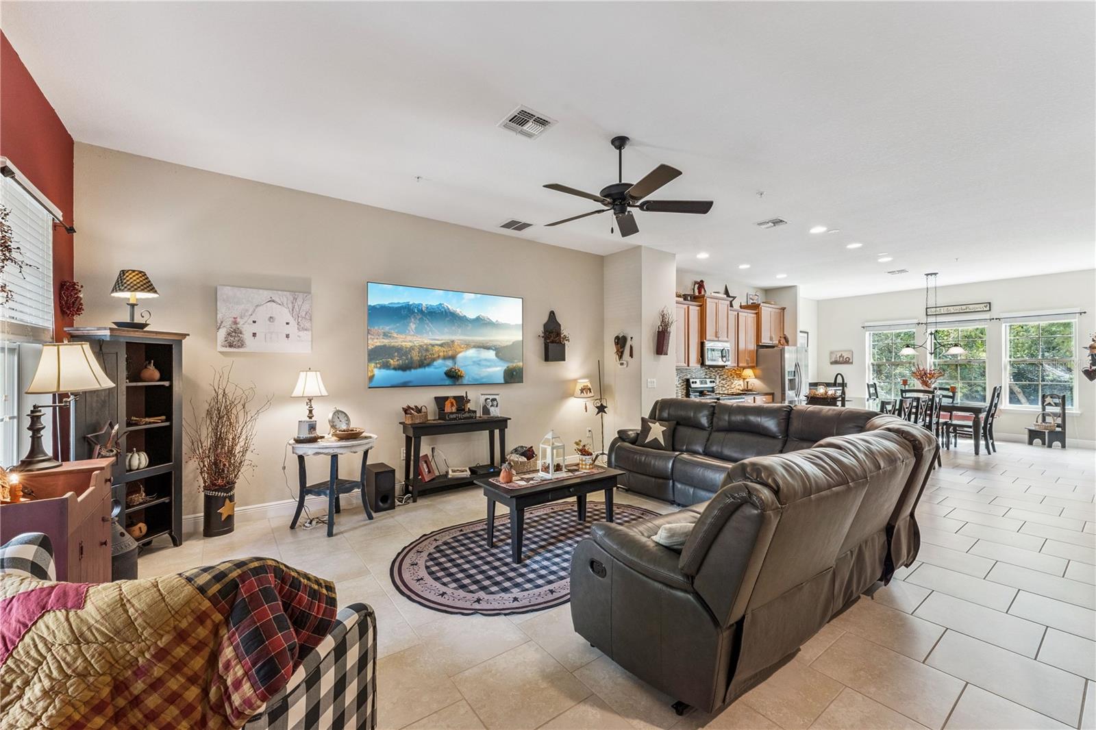 Image 18 of 55 For 2728 Lobelia Drive