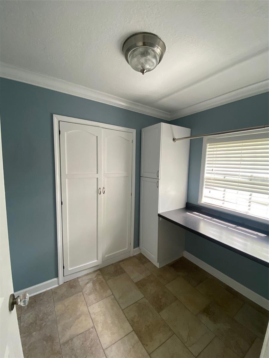 Image 11 of 14 For 1025 Hunter Avenue