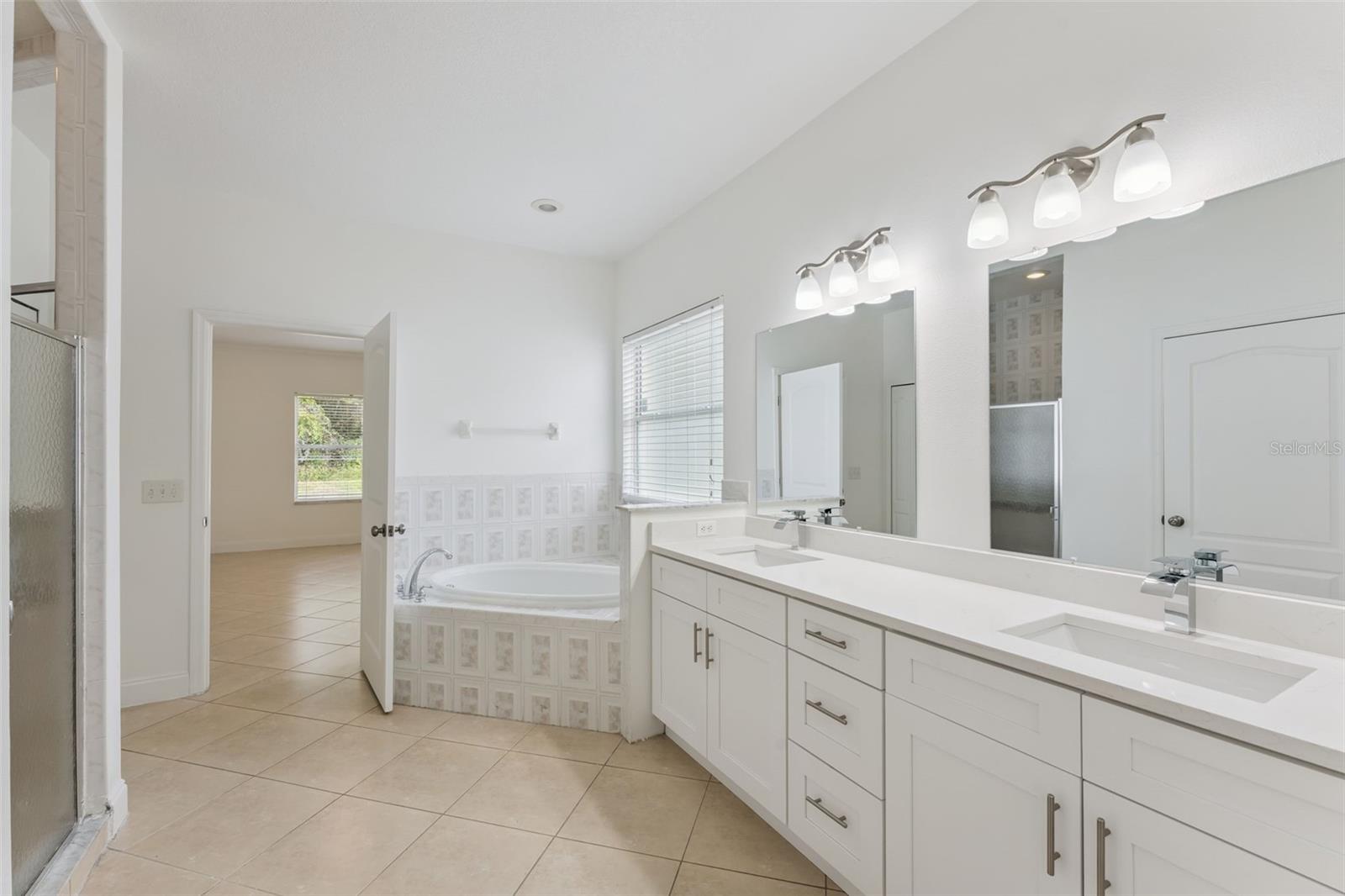 Image 18 of 32 For 2507 Monaco Cove Circle