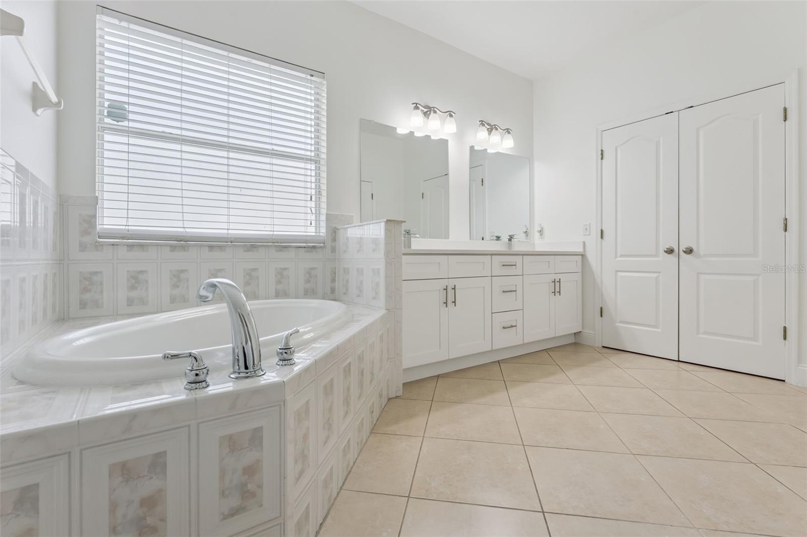 Image 19 of 32 For 2507 Monaco Cove Circle