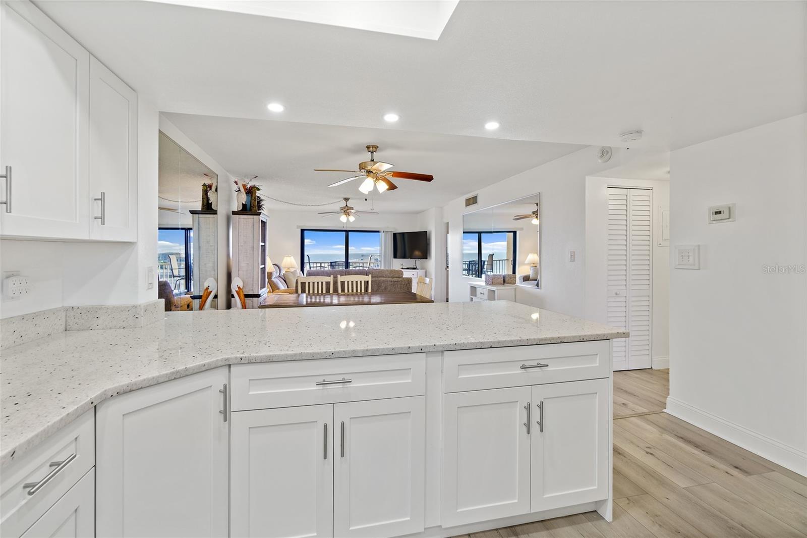 Image 14 of 37 For 7520 Ridgewood Avenue 805