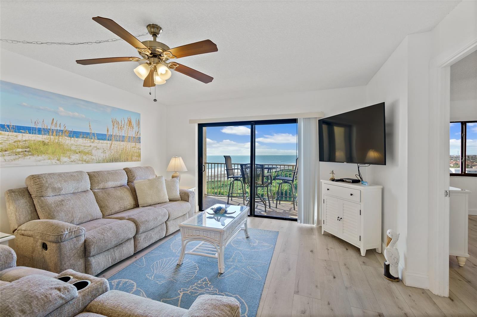 Image 18 of 37 For 7520 Ridgewood Avenue 805