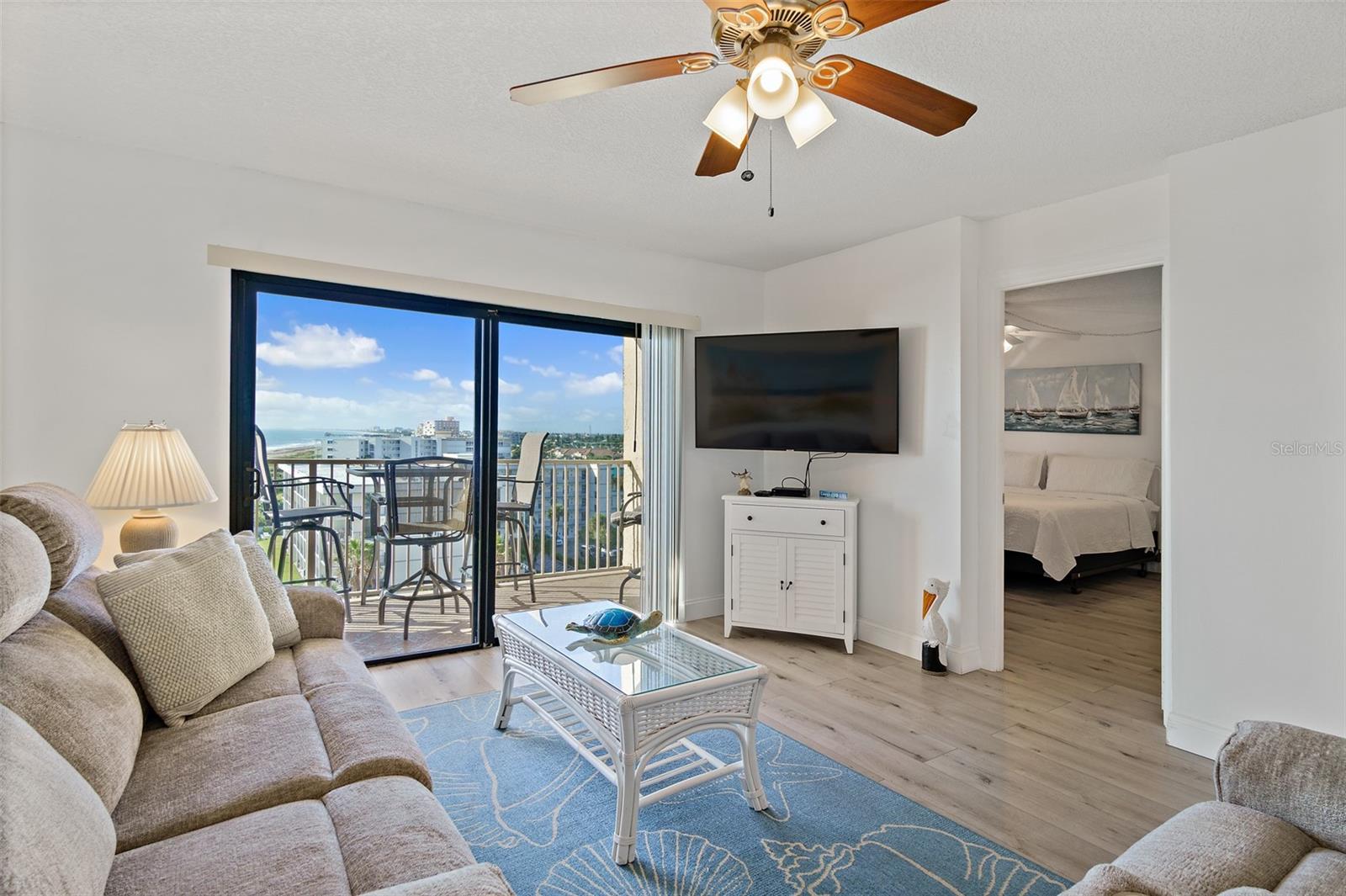 Image 19 of 37 For 7520 Ridgewood Avenue 805