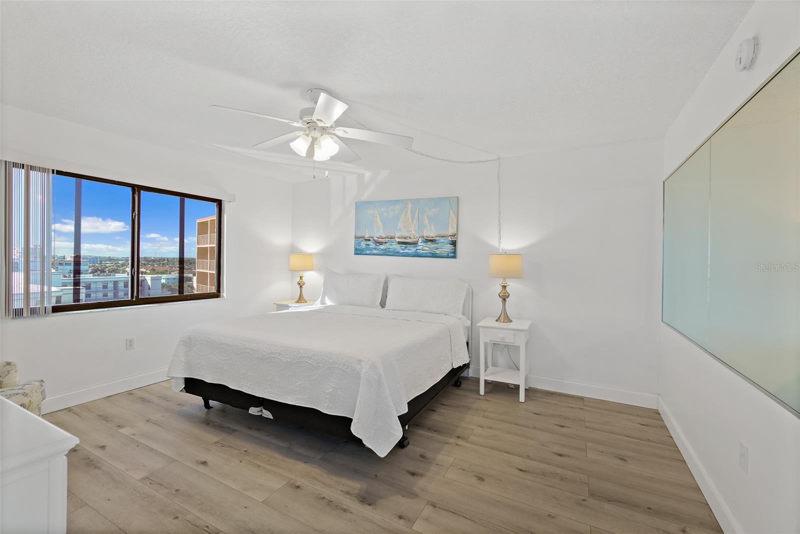 Image 21 of 37 For 7520 Ridgewood Avenue 805