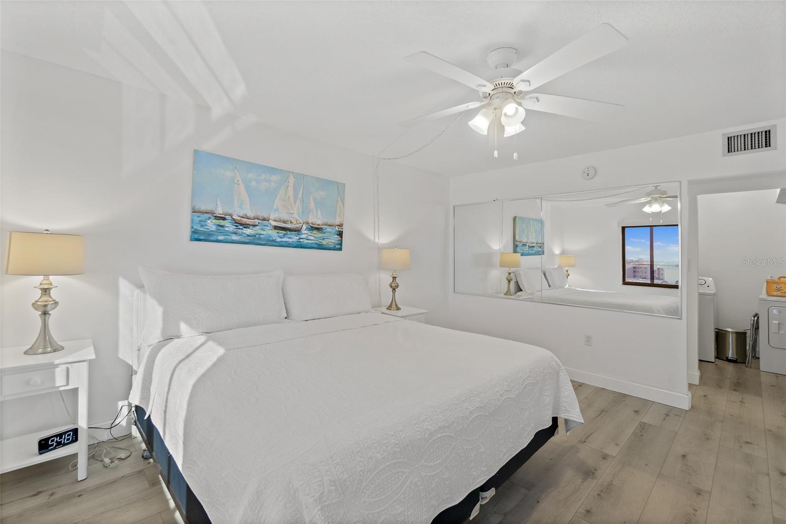 Image 23 of 37 For 7520 Ridgewood Avenue 805
