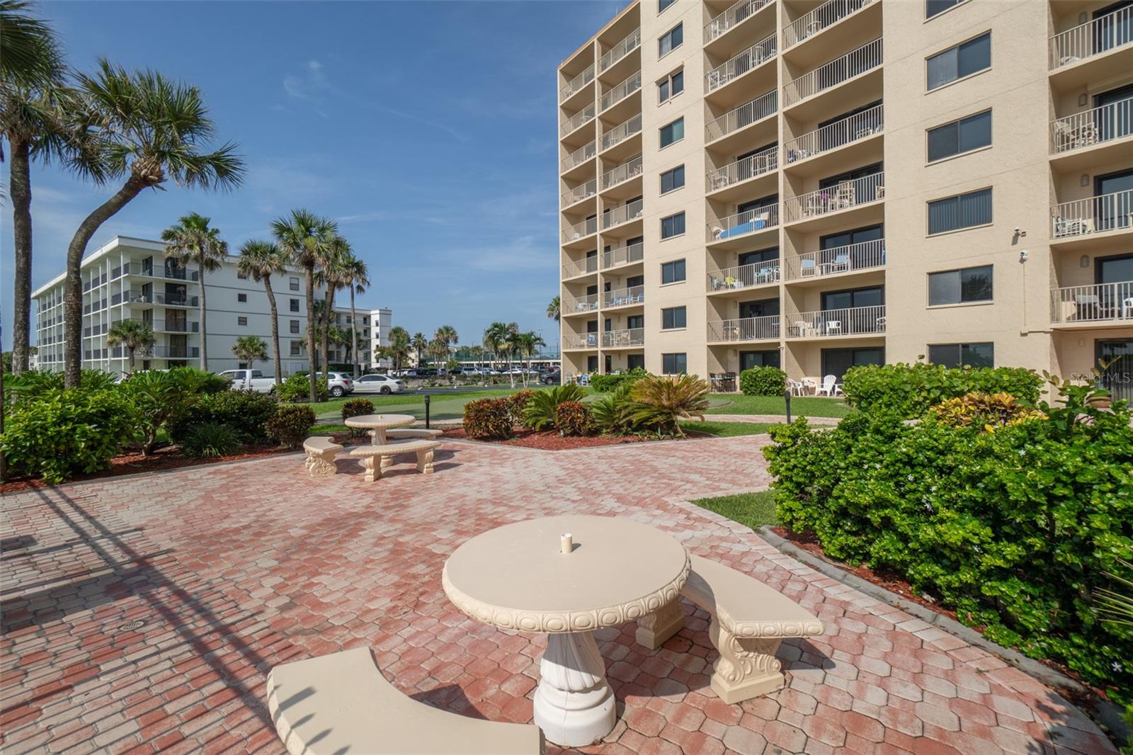 Image 34 of 37 For 7520 Ridgewood Avenue 805
