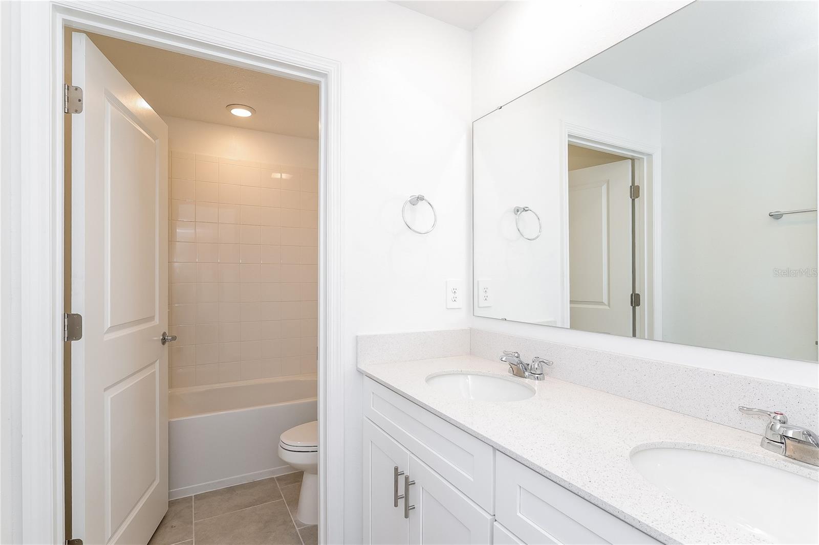 Image 13 of 17 For 640 Grove Street