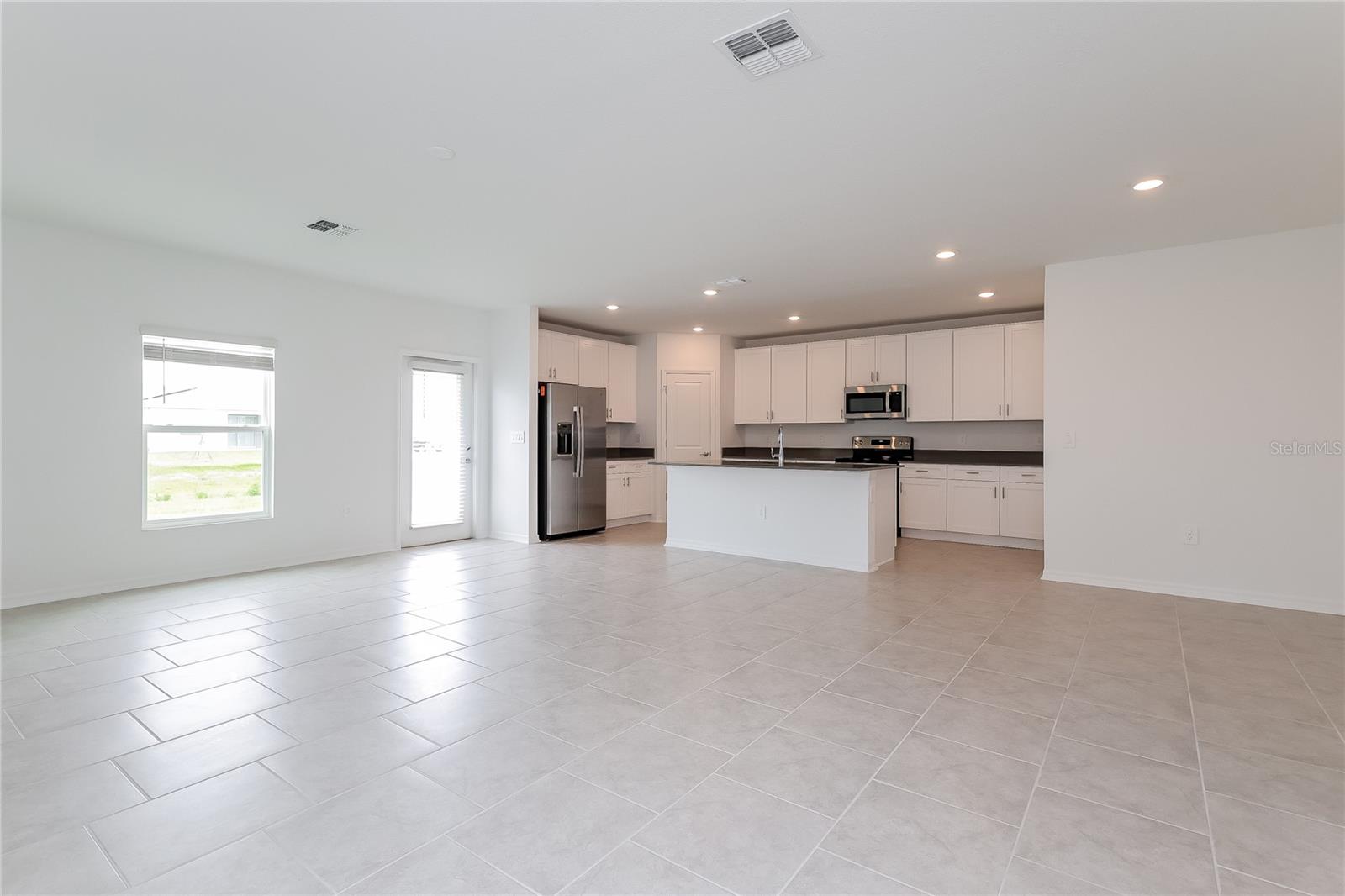 Image 3 of 17 For 640 Grove Street