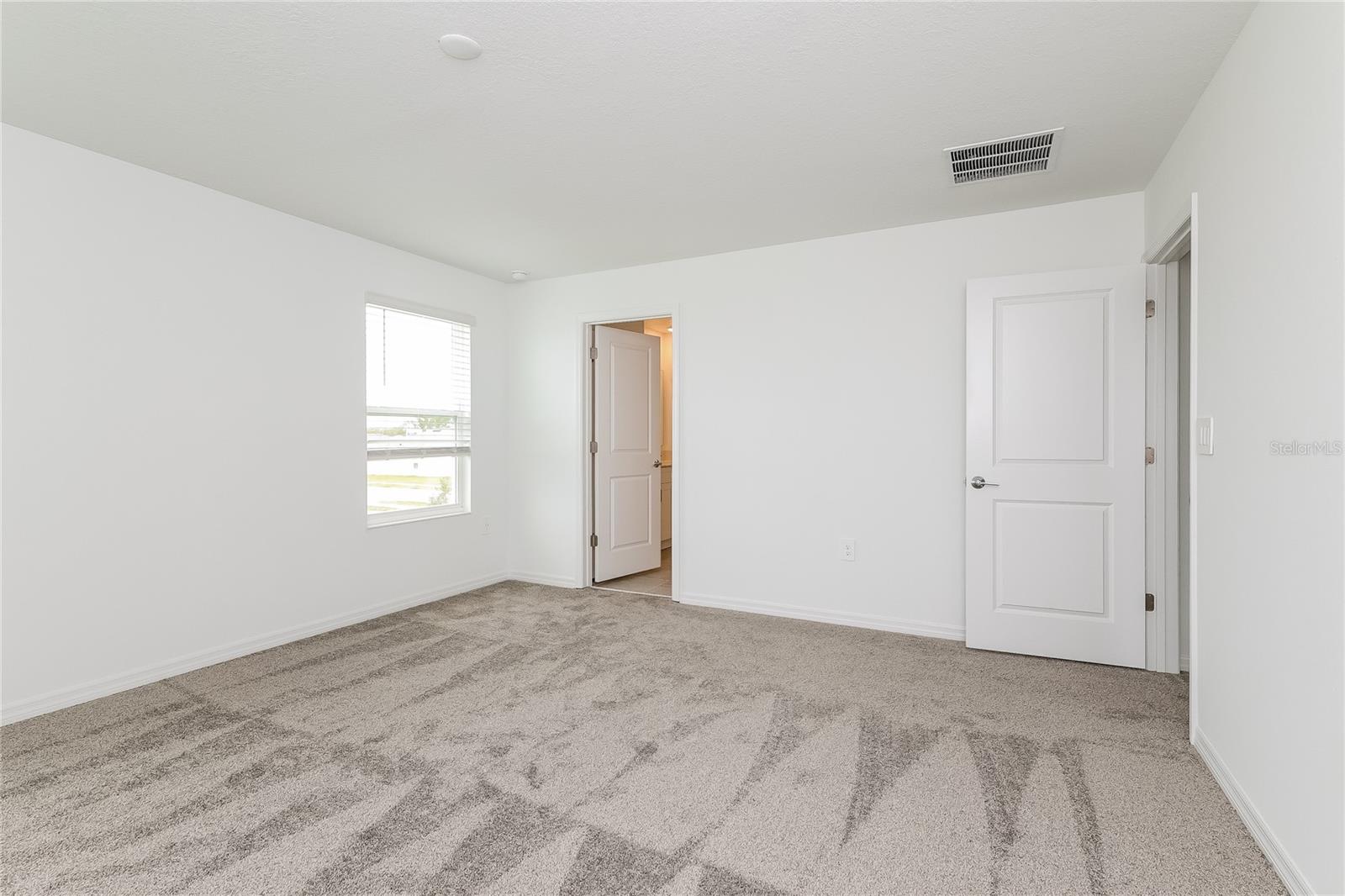 Image 6 of 17 For 640 Grove Street