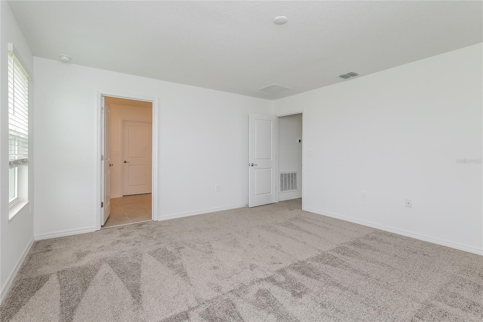 Image 7 of 17 For 640 Grove Street