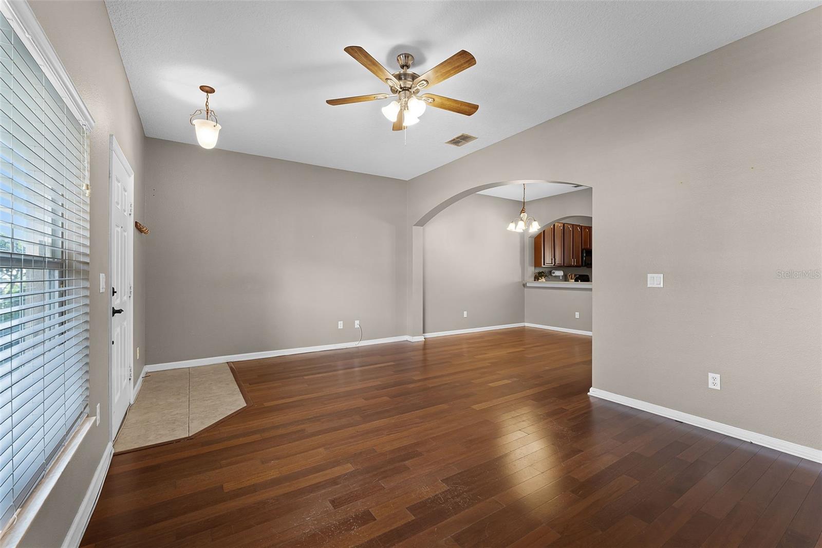 Image 11 of 55 For 16064 Old Ash Loop