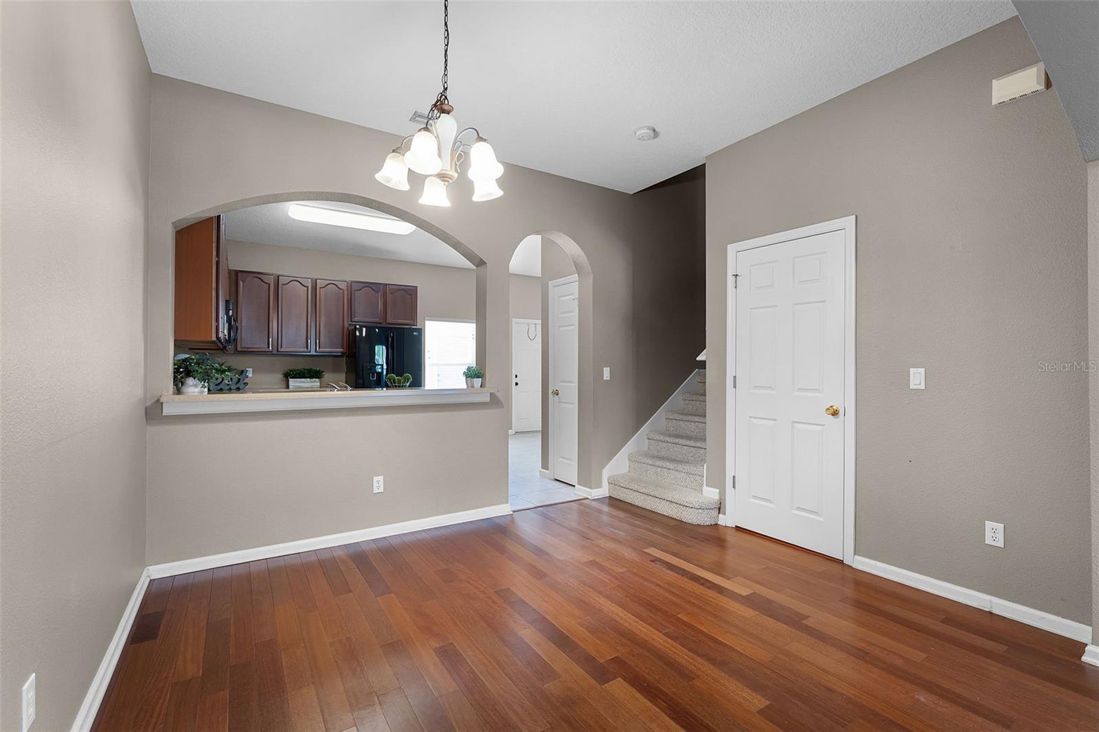 Image 14 of 55 For 16064 Old Ash Loop