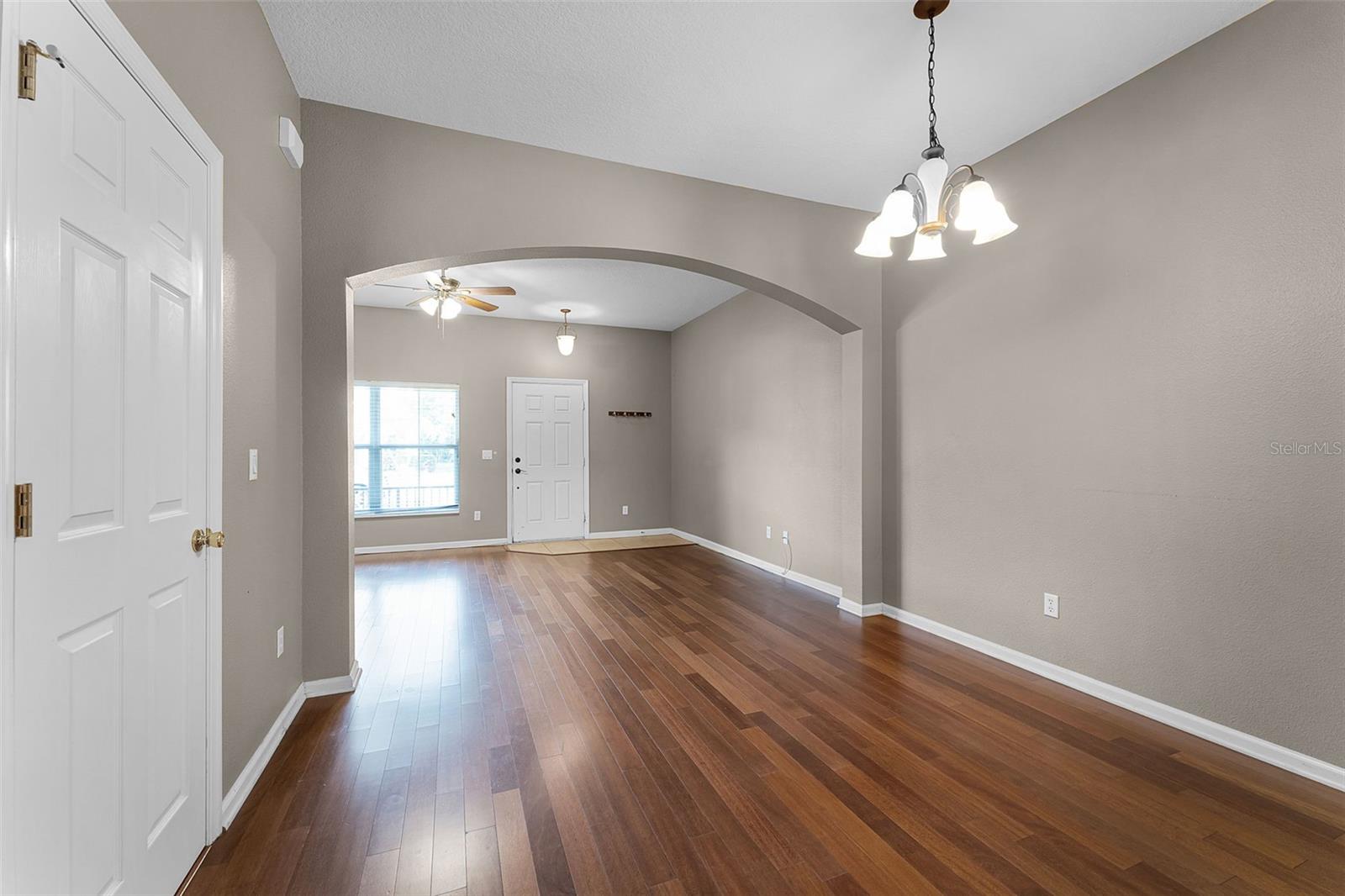 Image 18 of 55 For 16064 Old Ash Loop