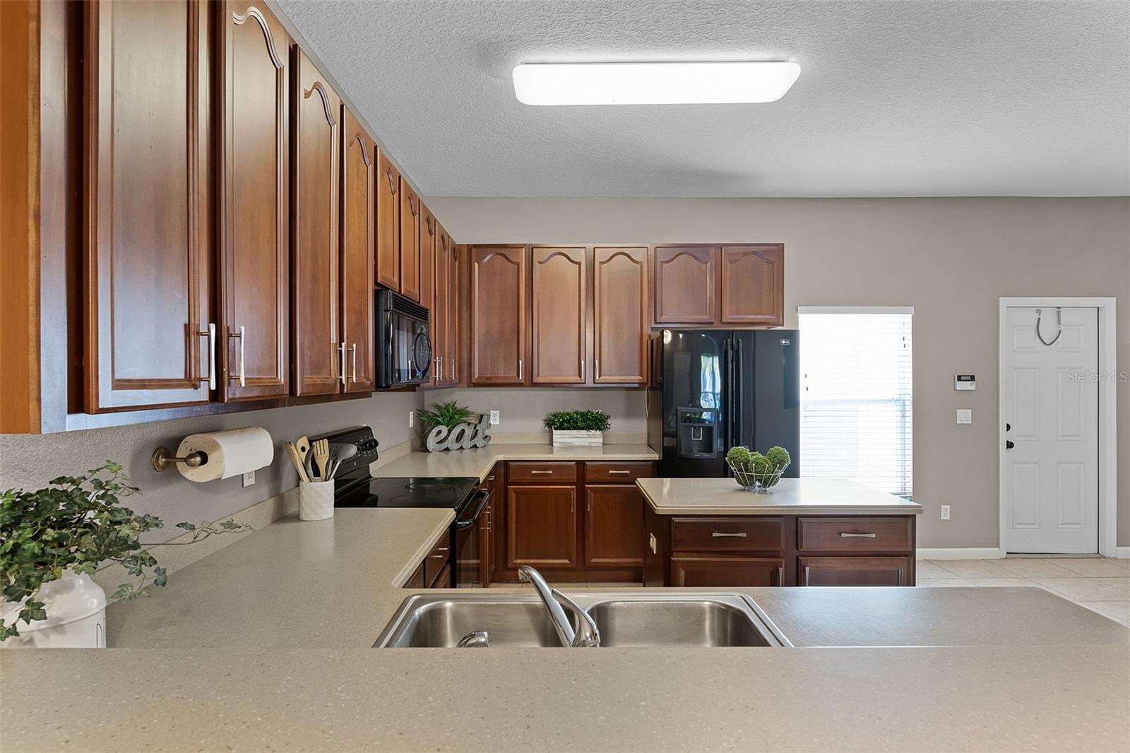 Image 19 of 55 For 16064 Old Ash Loop