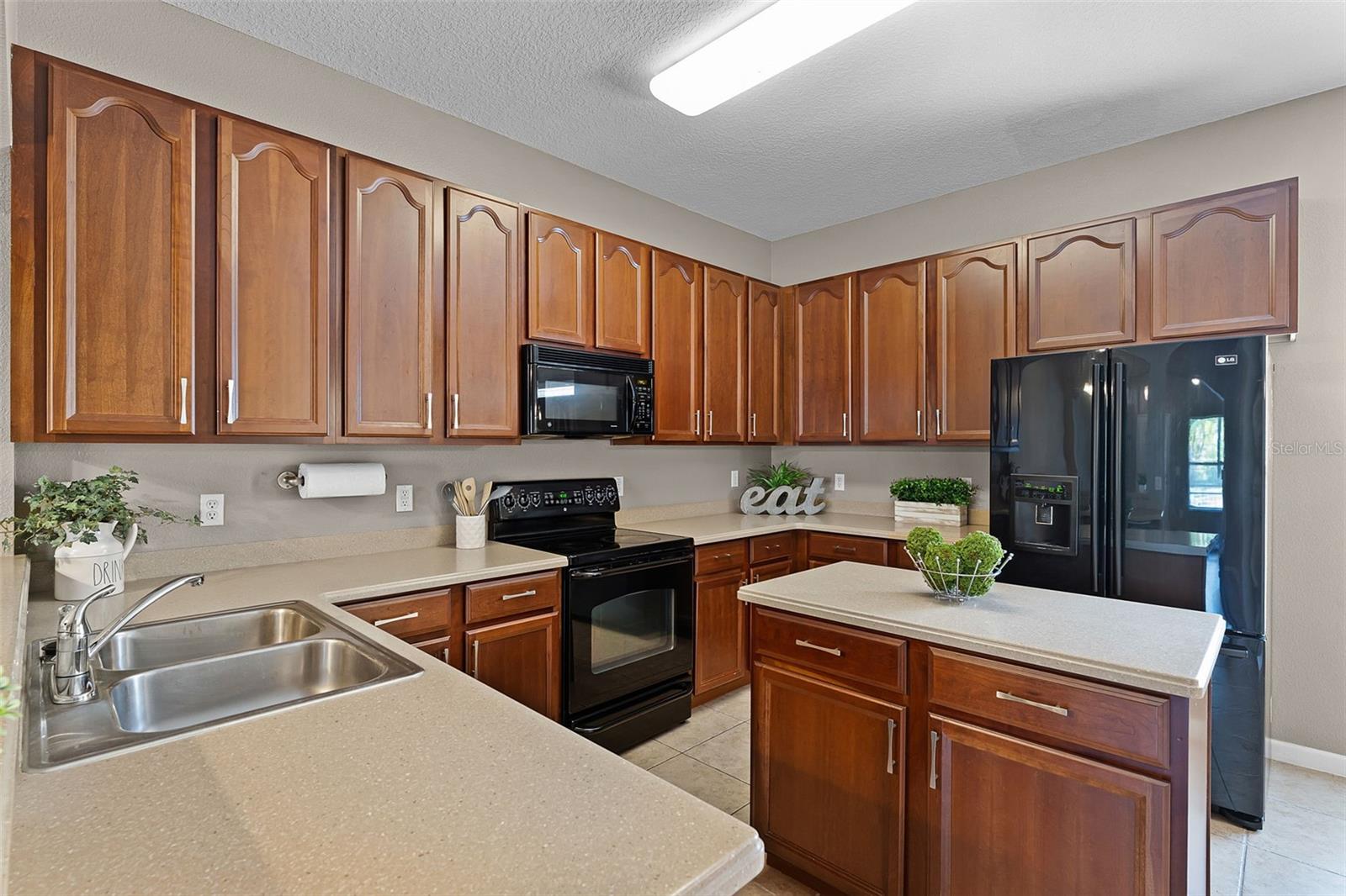 Image 20 of 55 For 16064 Old Ash Loop