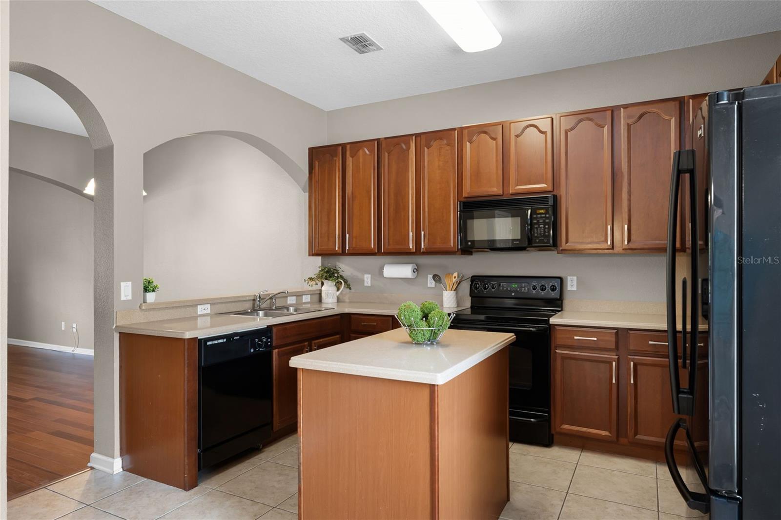 Image 22 of 55 For 16064 Old Ash Loop