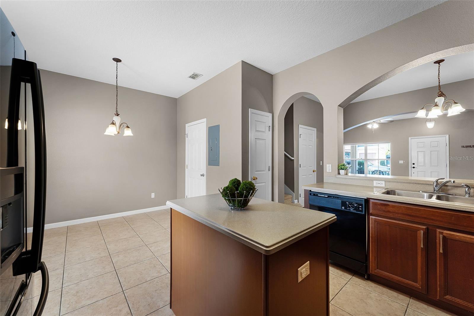 Image 23 of 55 For 16064 Old Ash Loop