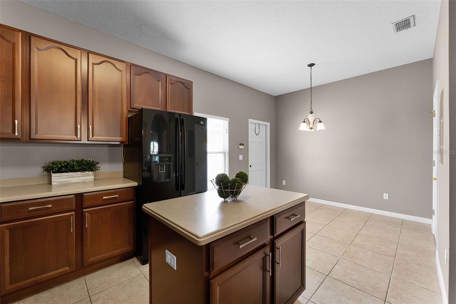 Image 24 of 55 For 16064 Old Ash Loop